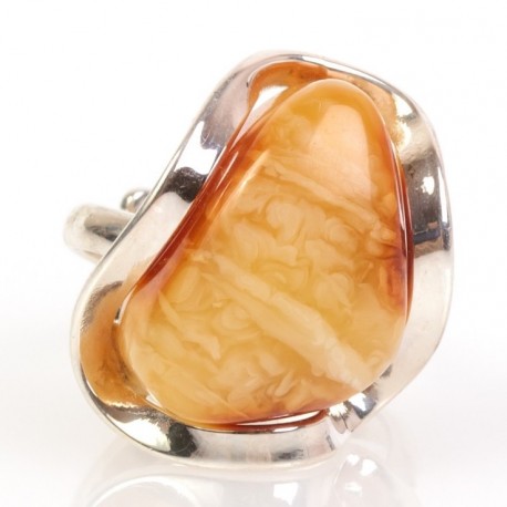 Gintaro - sidabro žiedas su gintaru "Sidabrinė banga"