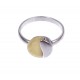 Sidabrinis žiedas su baltu Baltijos jūros gintaru "Kopos"